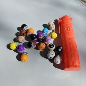 Lot of 19 Mighty Beanz 2017 Various And Holder